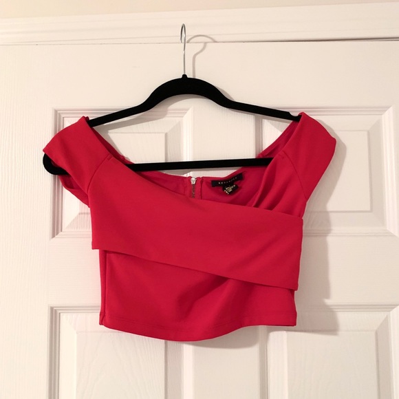 3 for $20 ⭐️ Revamped Off-the-shoulder Top - Picture 1 of 4